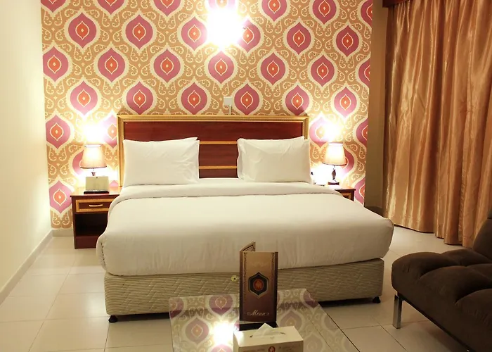 Montreal Naif Hotel